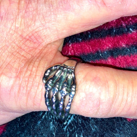 Vintage-Style Punk Skeleton Hand Wrap Around Emo Silver Alloy Ring Size 11.75 - Picture 3 of 16